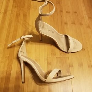 Nude high heels. 7.5
